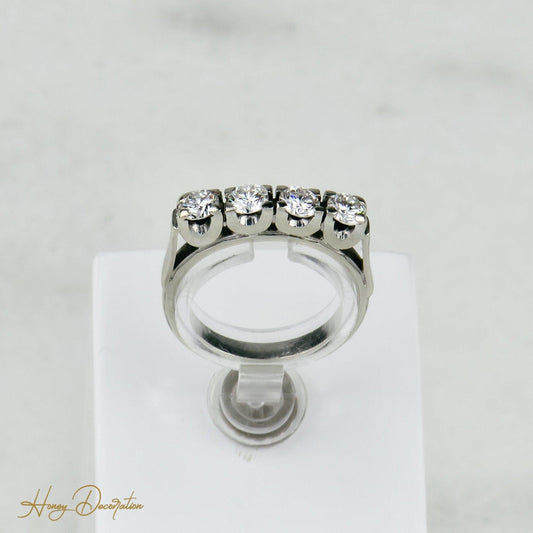Traumhafter Halb-Memory Ring aus 14 Karat Weißgold mit 4 Diamanten - Honey Decoration
