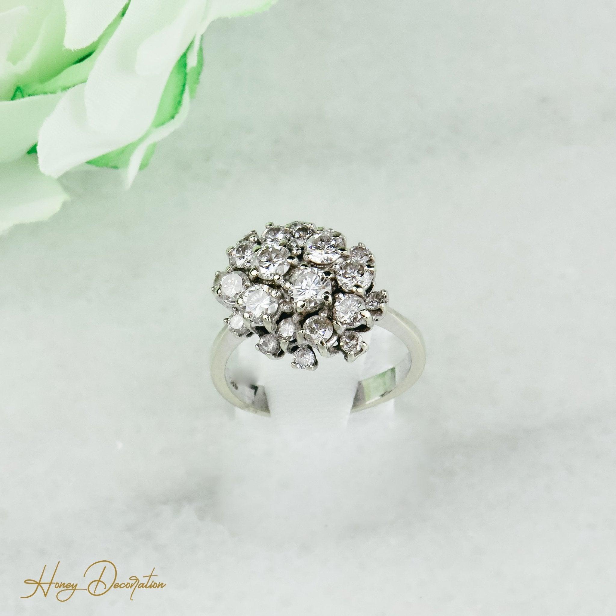 Traumhafter Weißgoldring mit Brillanten - Honey Decoration