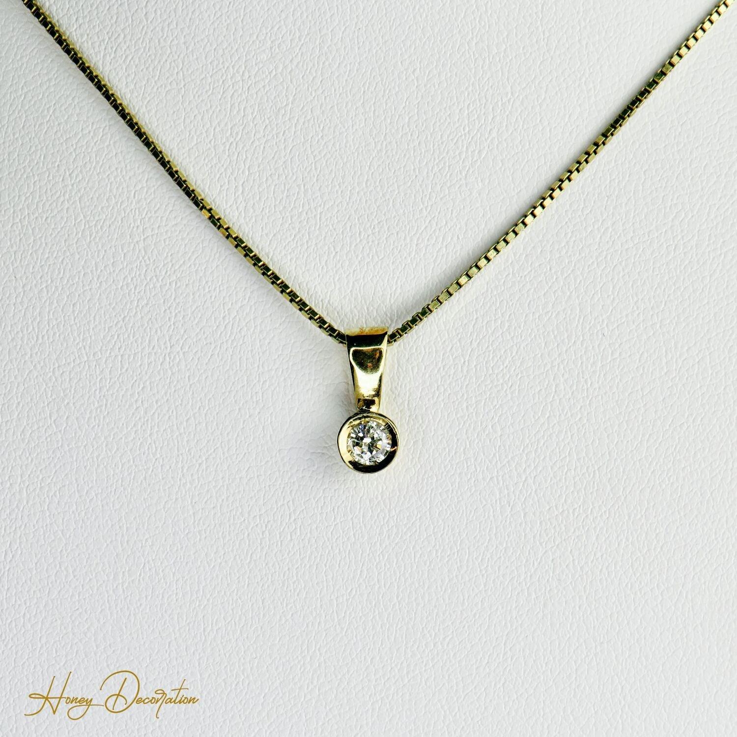 Vintage-Goldanhänger mit Diamant-Solitär - Honey Decoration