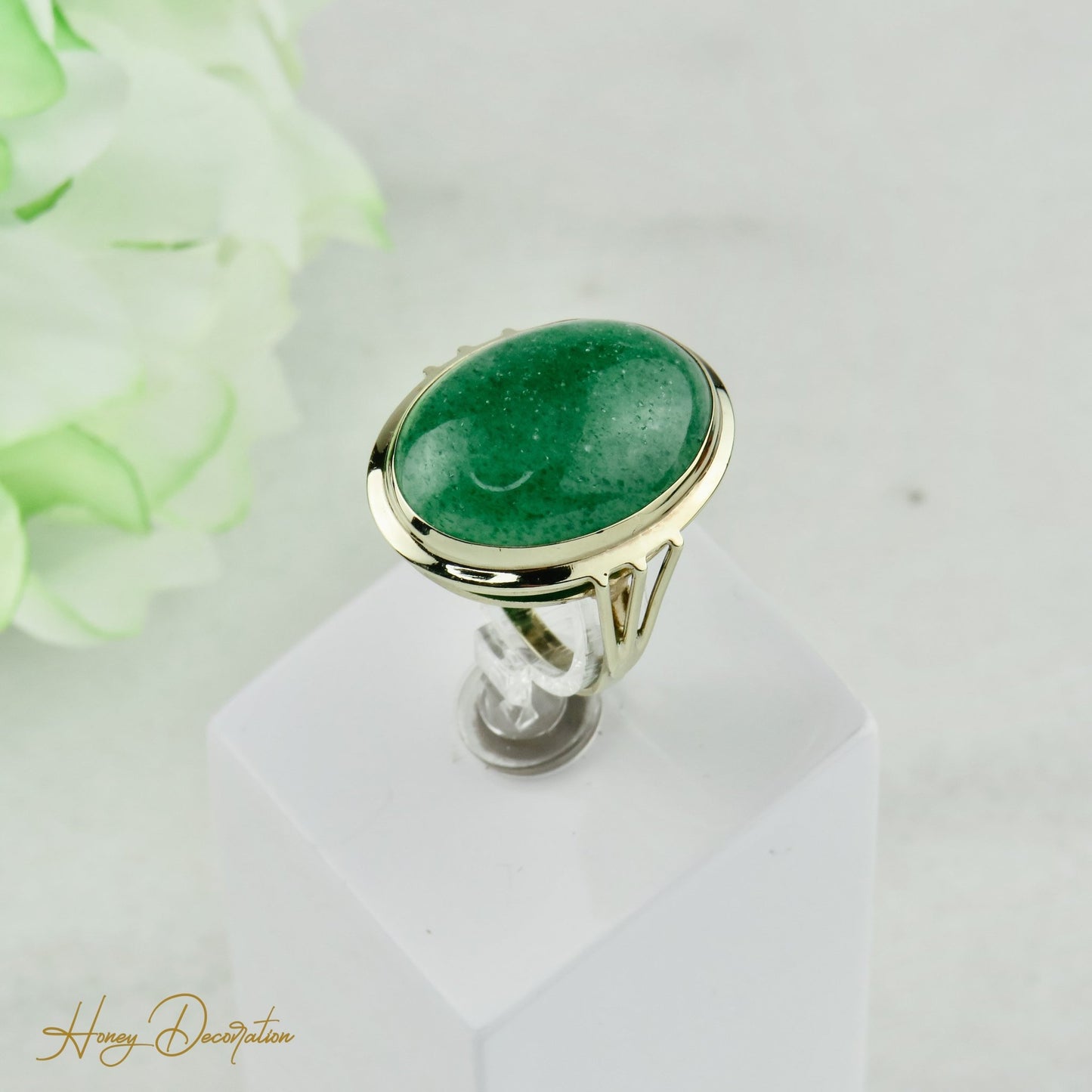 Vintage-Ring besetzt mit Jade aus 333 Gold - Honey Decoration