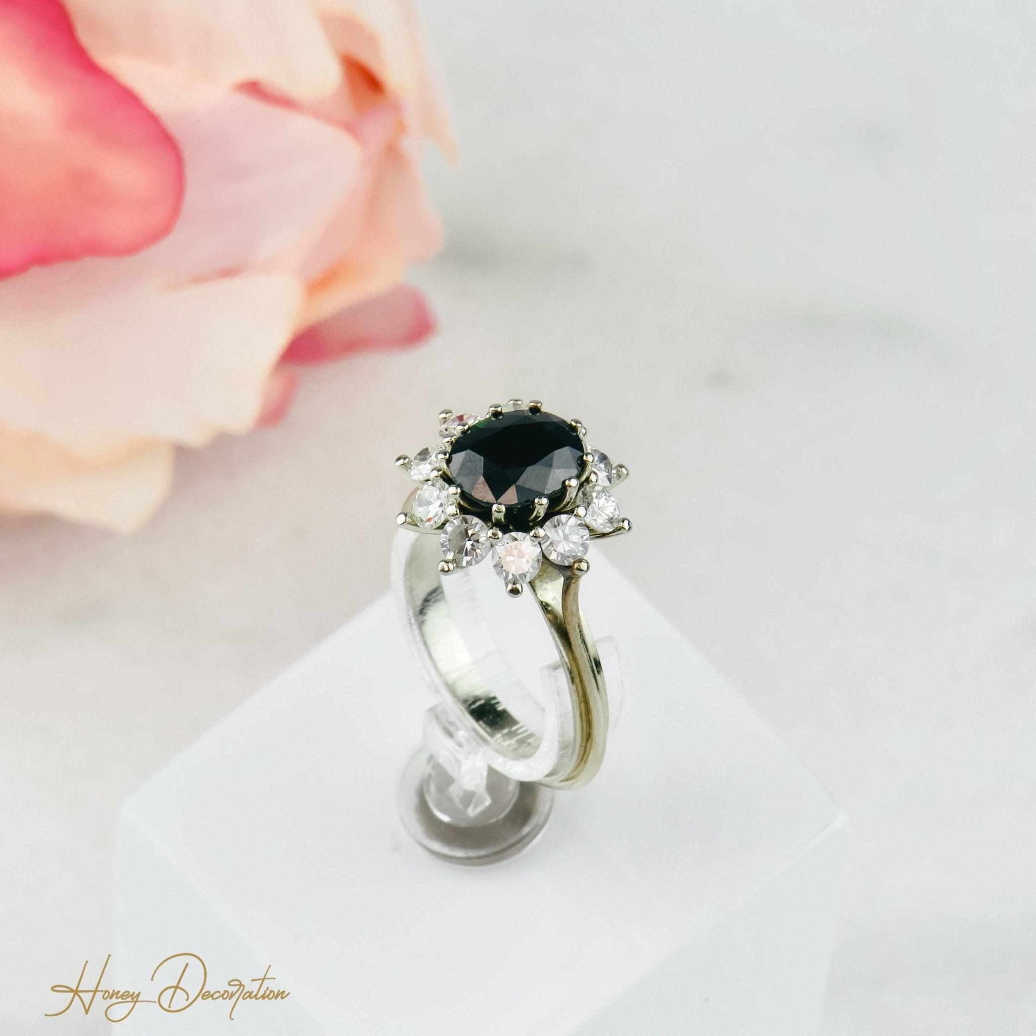 Weißgoldring mit Brillanten und Saphiren - Honey Decoration