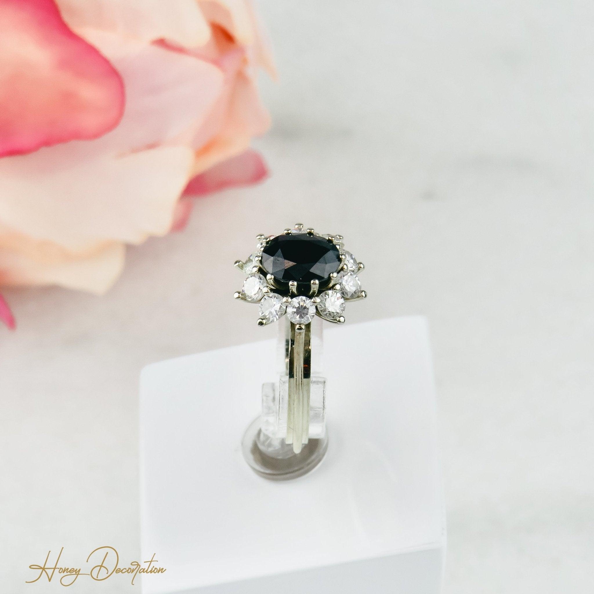 Weißgoldring mit Brillanten und Saphiren - Honey Decoration