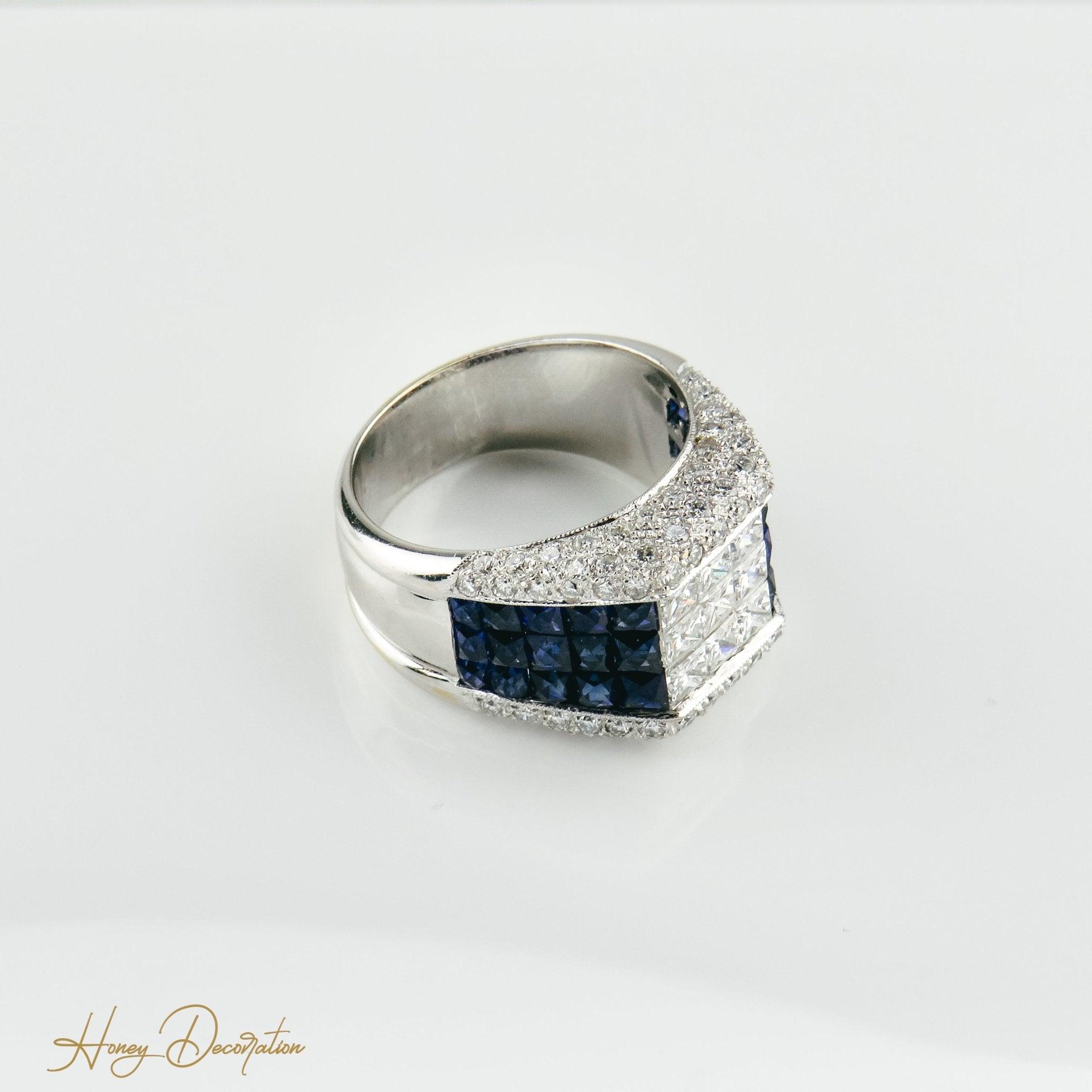 Weißgoldring mit Saphiren und Diamanten im Princess-Schliff - Honey Decoration