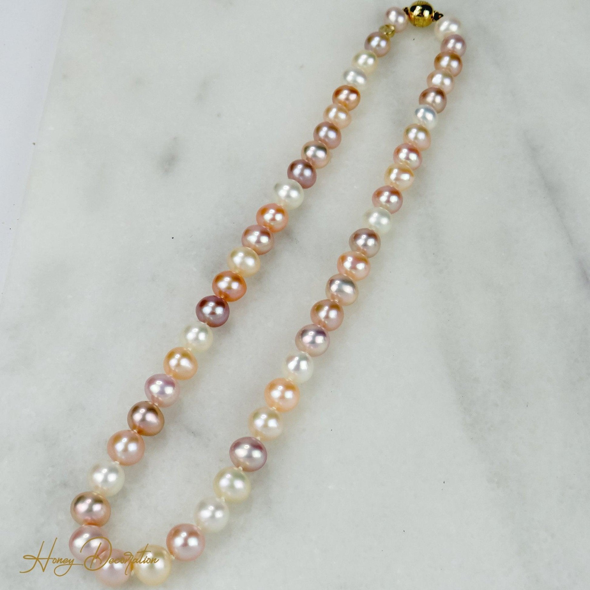 Wunderschöne rosa Perlenkette mit 18K Gold-Schließe - Honey Decoration